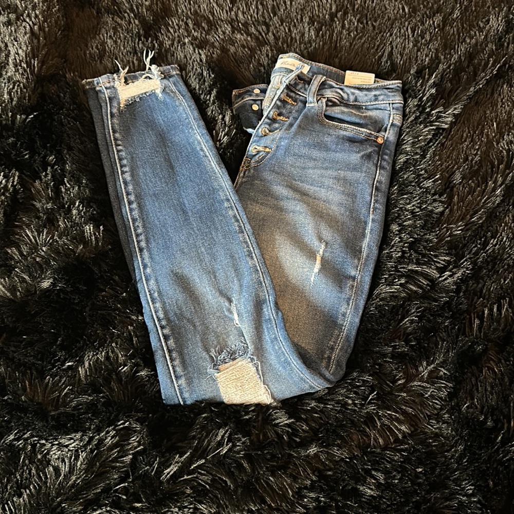 Kansan adult women’s skinny jeans with distress size 7/27
